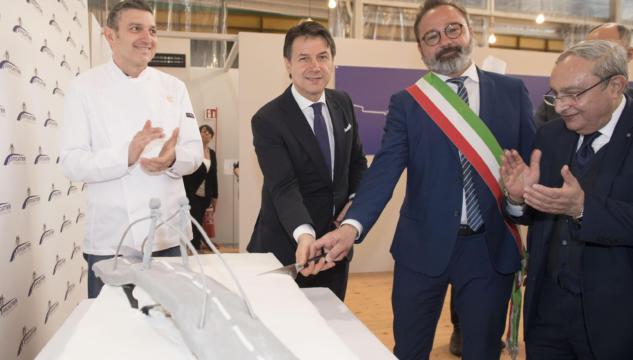 Giuseppe Conte torta Ponte di Genova