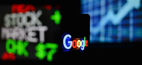 Google ha violato le regole sulla concorrenza. Dovrà pagare 1,49 miliardi all’Unione Europea