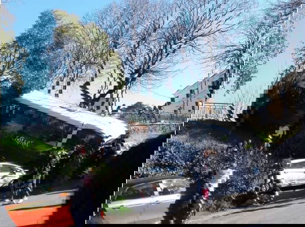 Grottaferrata, l’incredibile incidente del pullman Cotral degli studenti che finisce in una scarpata