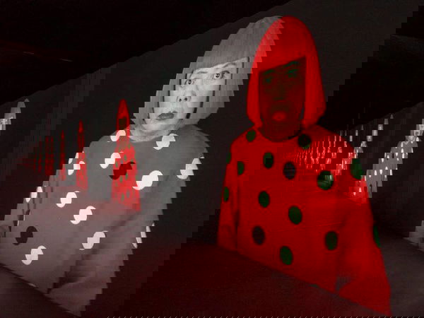 Kusama: Infinity – Infinitamente obsoleto rispetto a chi racconta