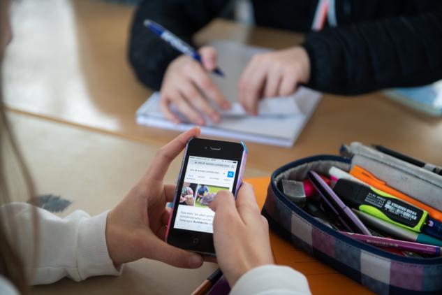Revenge porn, una 13enne sviene in aula dopo un ricatto per delle foto osé article-post