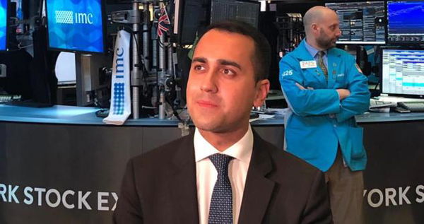 Luigi Di Maio e la promessa agli italiani all’estero: «Penserò a un reddito anche per voi»