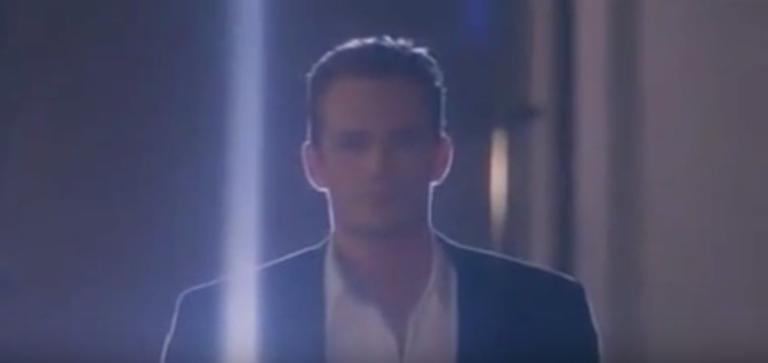 Quando Luke Perry stregò Cristiana Capotondi in Vacanze di Natale ’95 | VIDEO