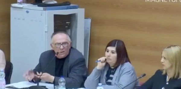 L’assessore alla cultura di Castiglione delle Stiviere: «Si nasce donna fertile o si nasce donna inutile»