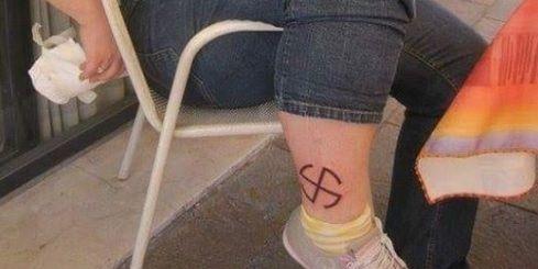 Ha una svastica tatuata sulla gamba. Si dimette il nuovo Capo di gabinetto di Trento article-post