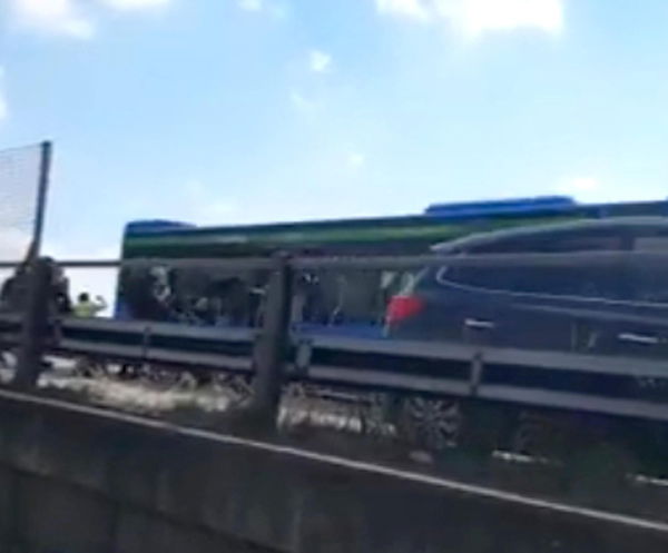 Il padre del ‘giovane eroe’ del bus spera sia concessa alla sua famiglia la cittadinanza italiana