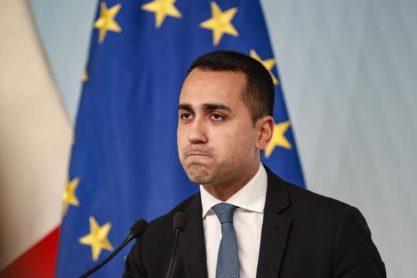 Luigi Di Maio ha dato del «cafone» al fan di Salvini che ha attaccato la poliziotta