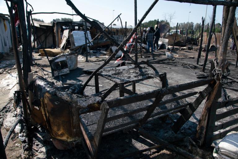 Incendio nella nuova tendopoli di San Ferdinando, un migrante morto
