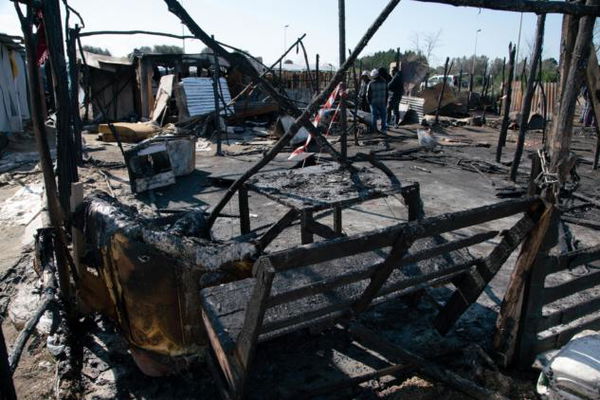 Incendio nella nuova tendopoli di San Ferdinando, un migrante morto
