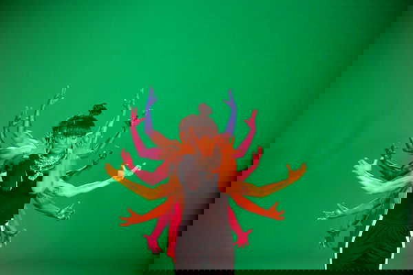 Senhit: Il nuovo singolo “Dark Room” esce il 29 marzo