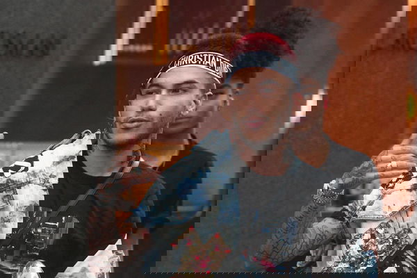 Sfera Ebbasta: biglietti gratis per i genitori