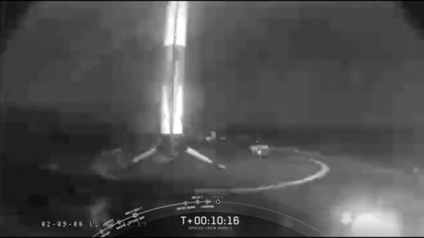 Space X, la Crew Dragon è in orbita | VIDEO