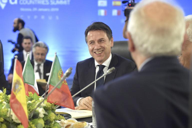 Macron gela Conte sulla Tav: «Problema italiano, non ho tempo da perdere»