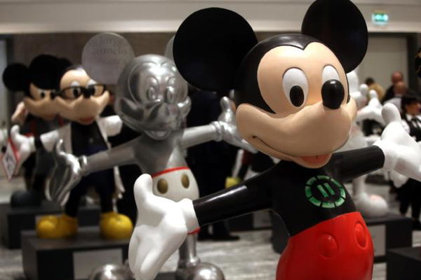 La rivolta di Topolino contro la politica: «Non usate il nostro fumetto per banalizzare»