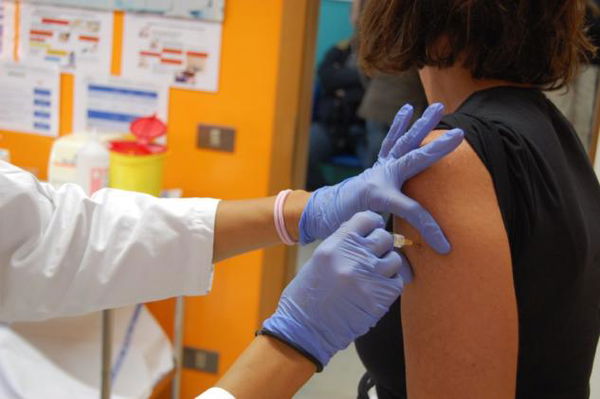 Lega e M5S uniti per cancellare l’obbligo di certificazione vaccinale per accedere alle scuole