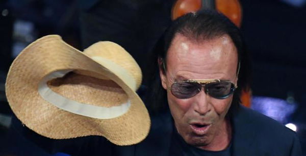 Antonello Venditti, orfano di capitan Totti, sceglie di sostenere il capitano Salvini