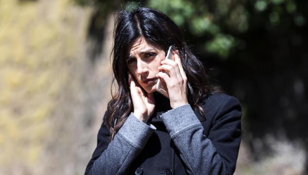 Virginia Raggi chiama l'esercito per gli impianti Ama