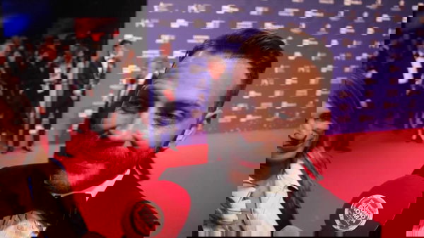 David 2019, Alessandro Borghi sul red carpet “Netflix guarda al futuro, per Stefano ho seguito l’istinto” | VIDEO