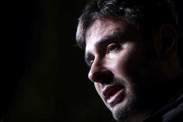 Alessandro Di Battista se ne va, di nuovo. Dopo il Sudamerica ora punta all’India