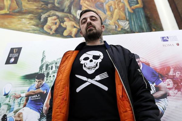 Chef Rubio contro tutti: «I cuochi star? fingono letizia e poi pippano»