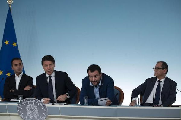 Il debito pubblico supera ogni record: aumenta di 6 miliardi ogni mese