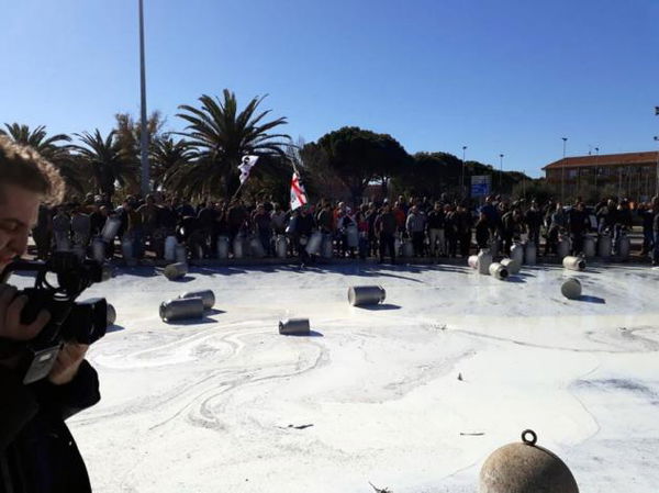 Accordo sul latte sardo a 74 centesimi al litro: Salvini lo aveva promesso a un euro, ma solo in campagna elettorale