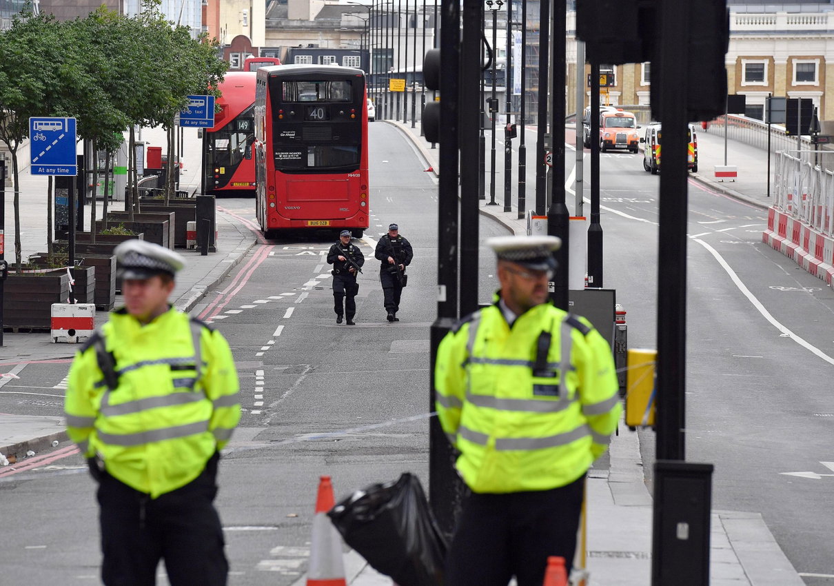 Tre ordigni incendiari trovati a Londra. Scotland Yard indaga article-post