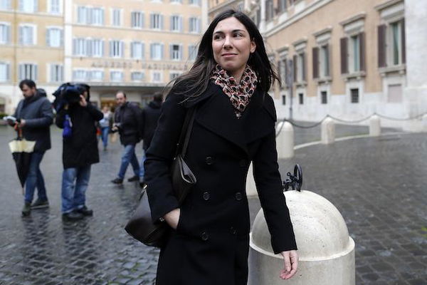 Dopo la solidarietà a Giulia Sarti, nel Movimento 5 Stelle comincia il clima del sospetto