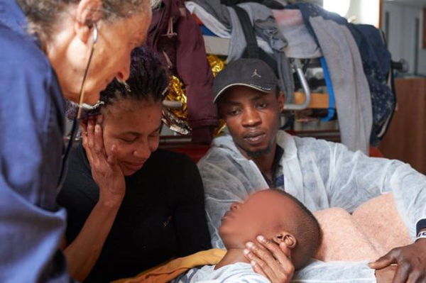 Alan Kurdi, due mamme e due bambine a terra: gli altri ancora in mare