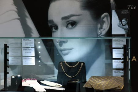 La meravigliosa storia di Audrey Hepburn staffetta partigiana a 14 anni article-post
