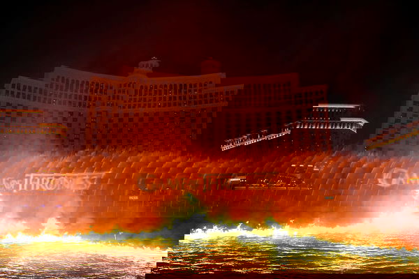 Game of Thrones: Show con le Fontane di Bellagio a Las Vegas | VIDEO