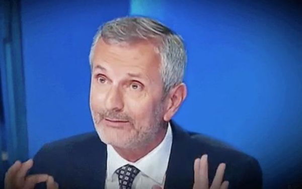 Carofiglio a Otto e Mezzo: «Un ministro che non festeggia il 25 aprile è un traditore della patria»