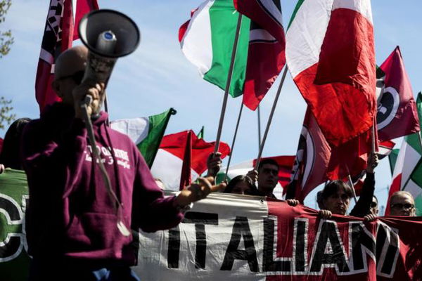 Politici e militanti di Casapound bloccati su Facebook, il movimento grida all’«emergenza democratica»