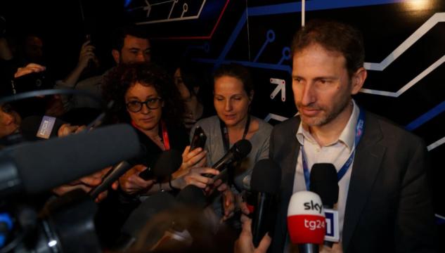 Casaleggio, multa a Rousseau