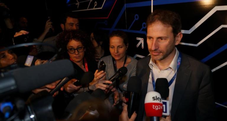 Per Casaleggio anche la multa a Rousseau è colpa del Pd
