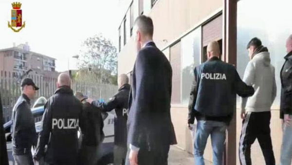 Viterbo, il padre di uno degli arrestati: «Sì, gli ho detto di buttare il telefono»