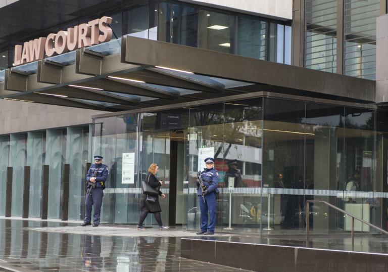 Christchurch di nuovo nella paura: arrestato un uomo con munizioni e bombe