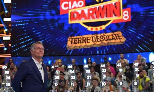 Ciao Darwin vs Fiorello, la sfida delle repliche il sabato in prima serata