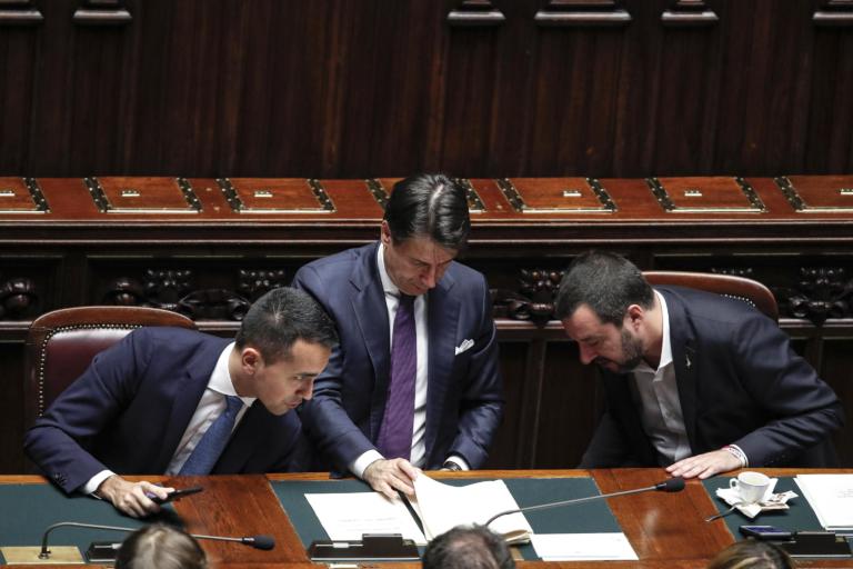 Conte a Salvini: «Non siamo i tuoi passacarte». E il leader della Lega minaccia la fine del governo dopo le Europee