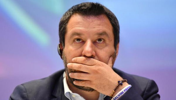 «Il post della sorella di Cucchi mi fa schifo, si dovrebbe vergognare». E ora Salvini che fa?