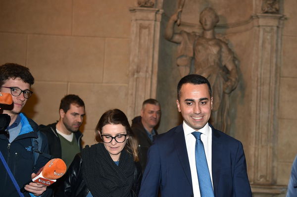 Di Maio dice che i cosiddetti porti chiusi di Salvini non sono una soluzione