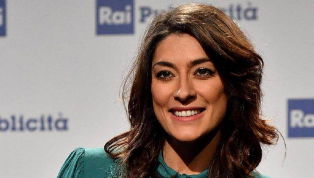 Elisa Isoardi e le critiche al fidanzato: “Io scelgo per il cuore” article-post