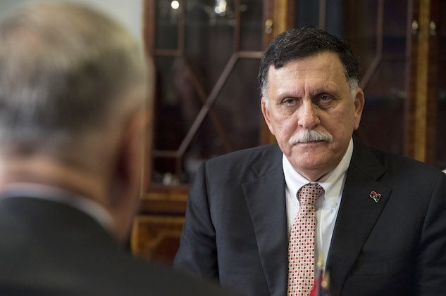 L’allarme lanciato da Fayez Serraj: «800mila migranti pronti a partire, interrompete gli aiuti ad Haftar» article-post