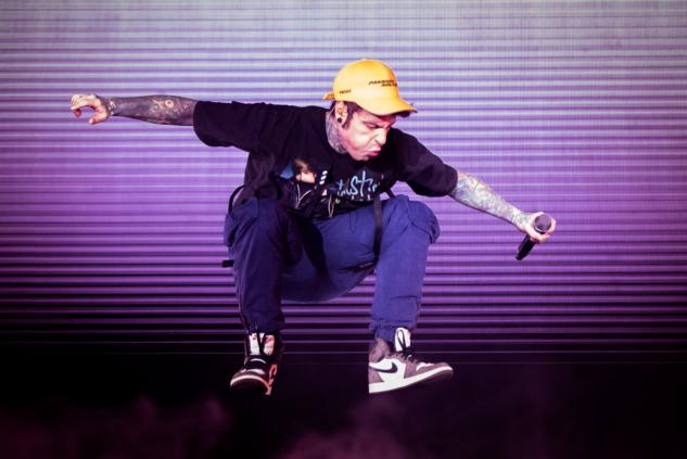 Fedez replica ai riders: «La mancia è simbolo dello sfruttamento capitalista. La lista? Una cosa fascista» article-post
