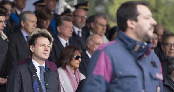 Giuseppe Conte si defila dall’allarmismo di Salvini sull’ondata migratoria dalla Libia