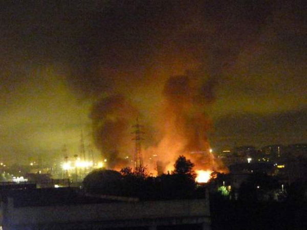 Incendio in una discarica abusiva nella zona di Roma Est | VIDEO