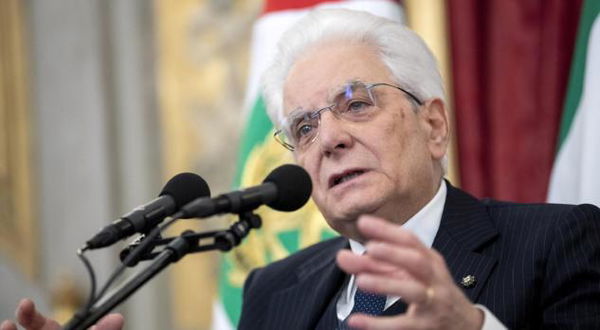 L’Aquila 10 anni dopo, Mattarella: «I giovani hanno diritto alla rinascita»