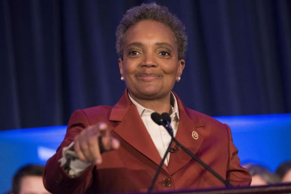 Chicago abbatte il razzismo: eletta la prima sindaca donna, nera e omosessuale