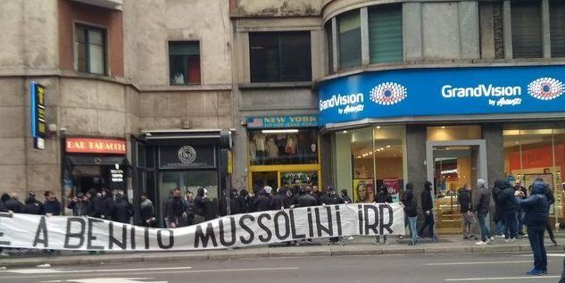 Onore a Mussolini striscione tifosi Lazio