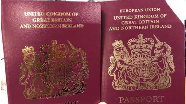 La Brexit non c’è, ma la Gran Bretagna ha già rilasciato nuovi passaporti senza la scritta UE
